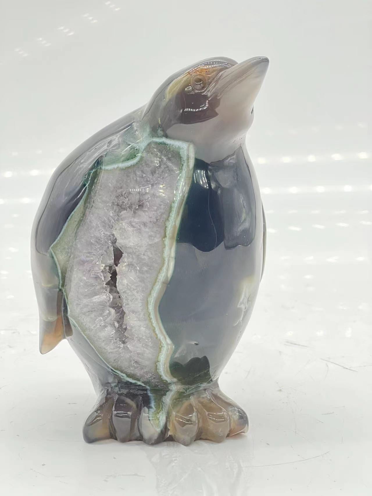 Durzy Agate Penguin Carving