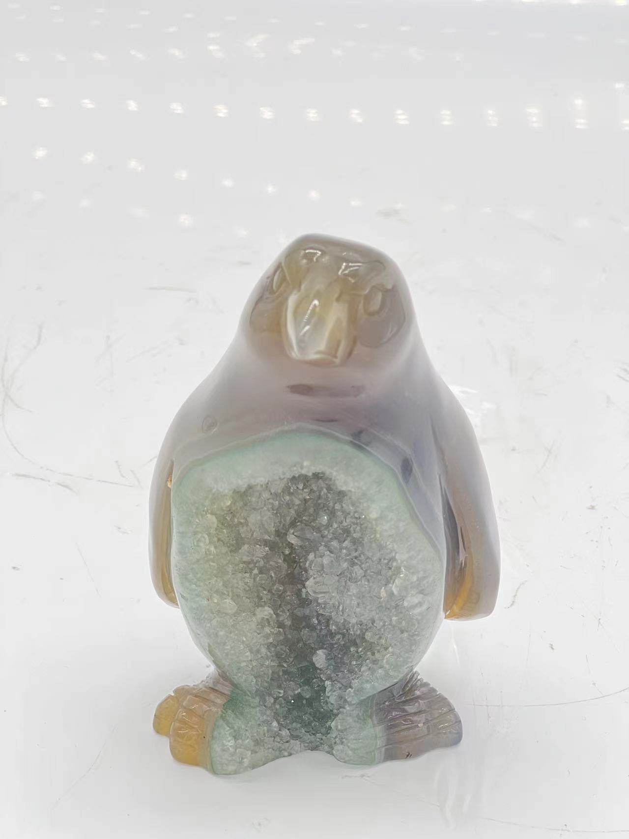 Durzy Agate Penguin Carving