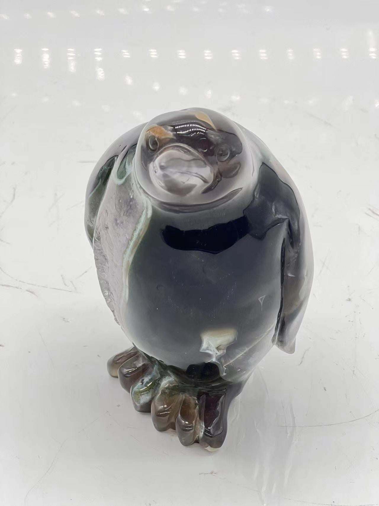 Durzy Agate Penguin Carving