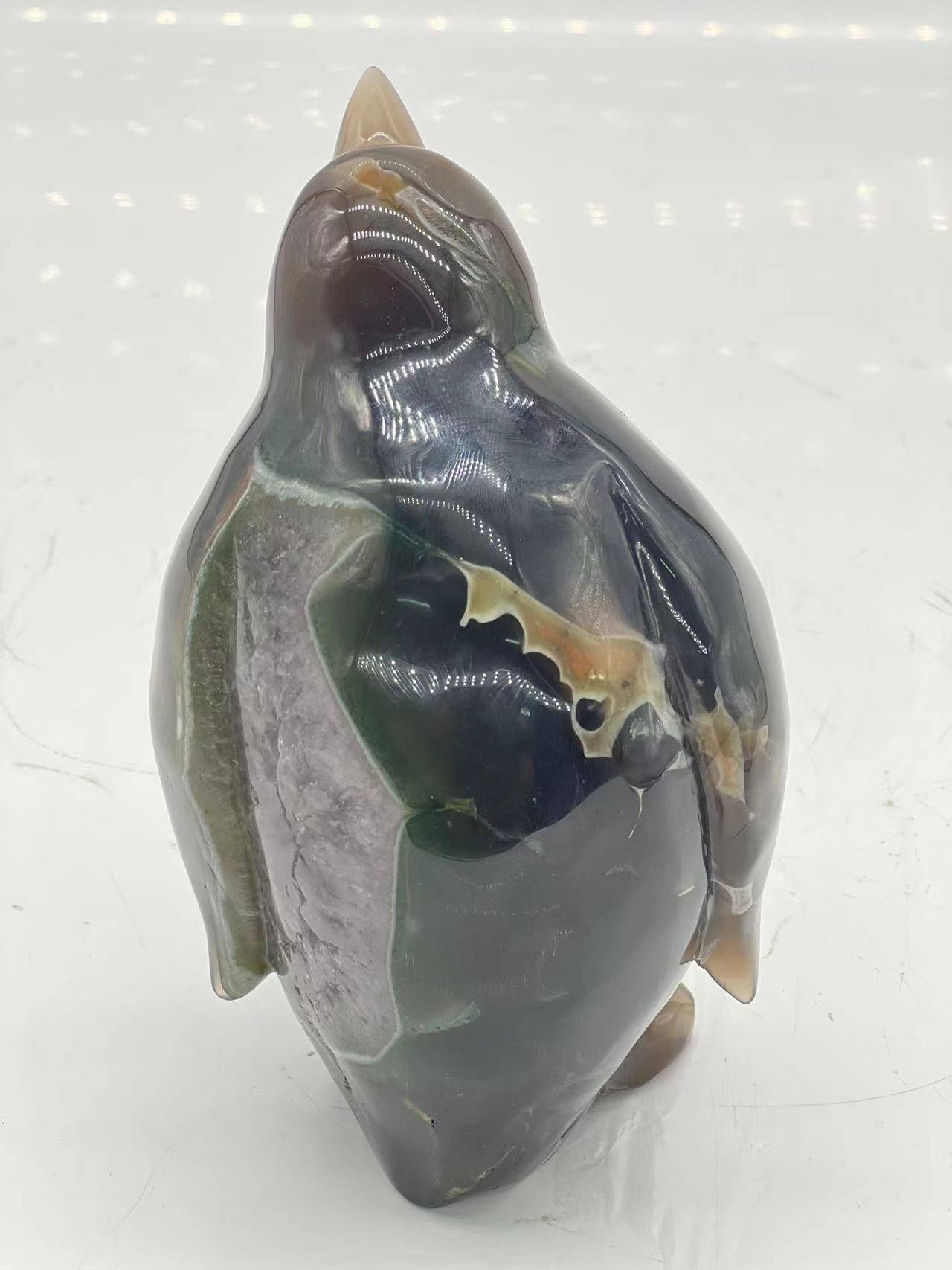 Durzy Agate Penguin Carving