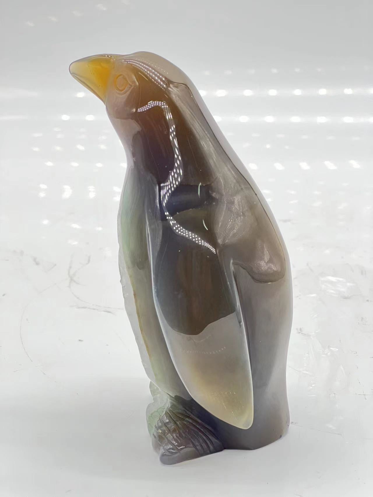 Durzy Agate Penguin Carving