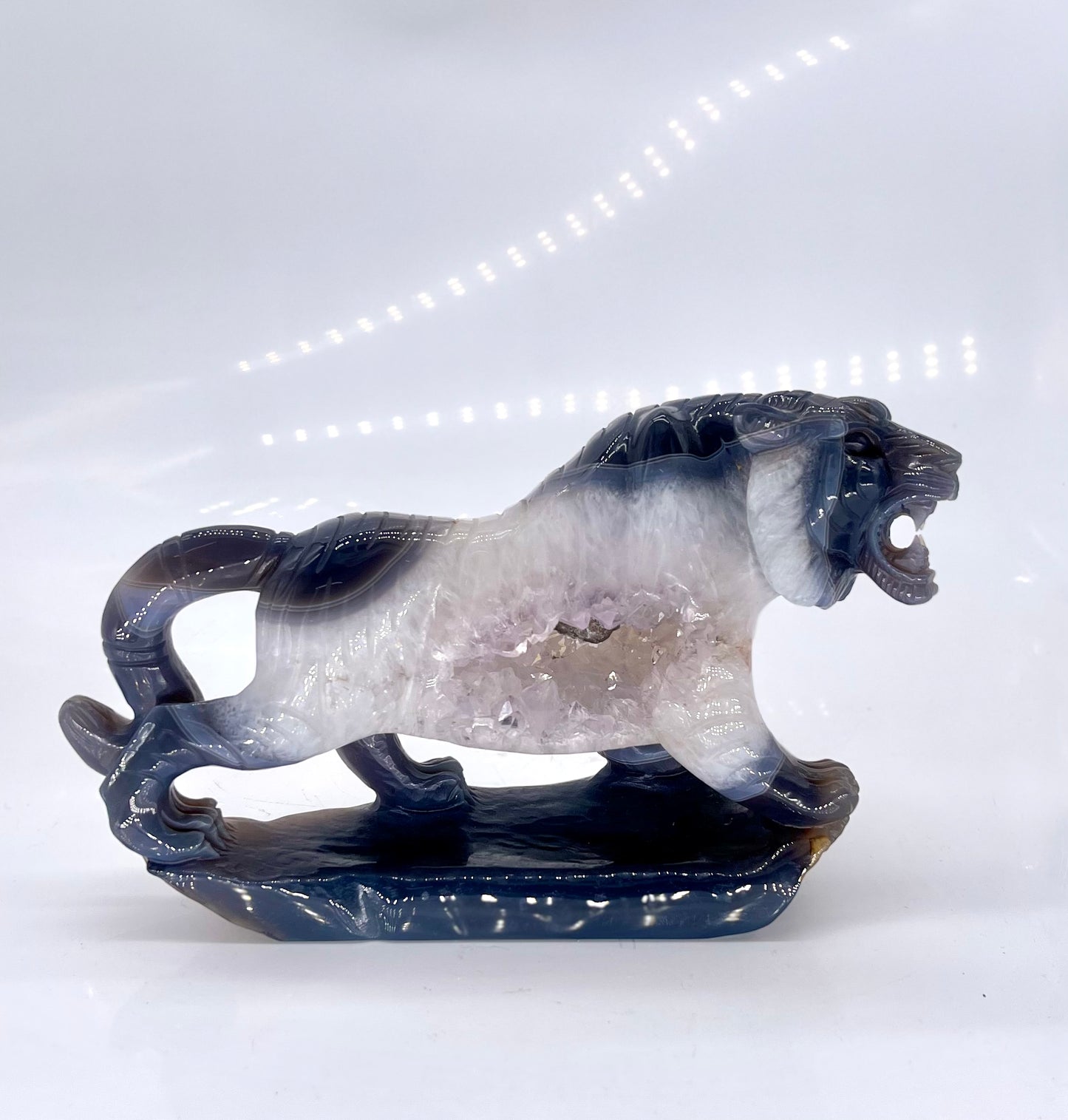 Druzy Agate Tiger Carving