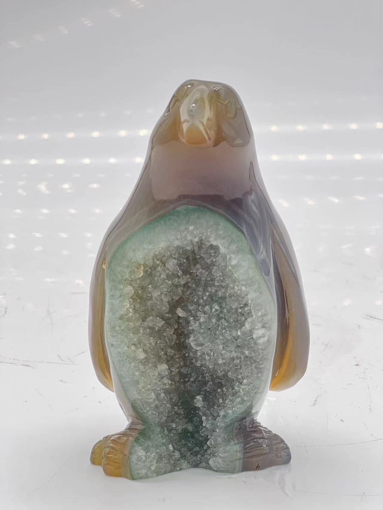 Durzy Agate Penguin Carving