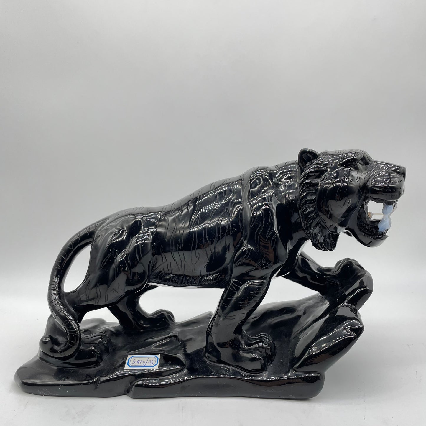 Obsidian Tiger Carving