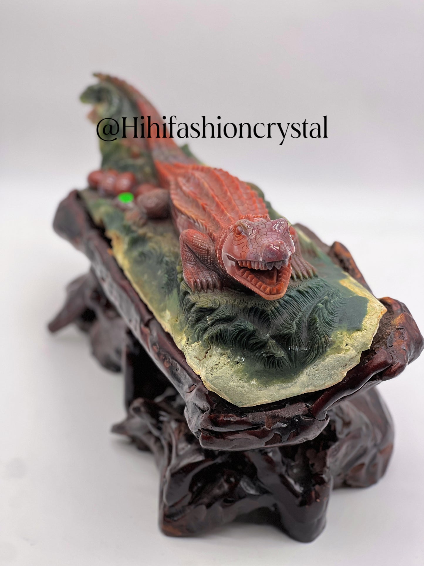 Agate Alligator Carving